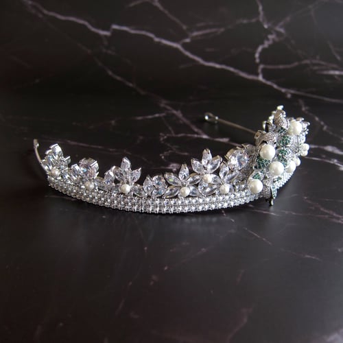 Image of Birds of a Feather tiara