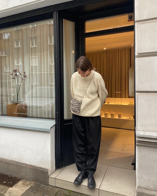 cable pouch with a wooden bead