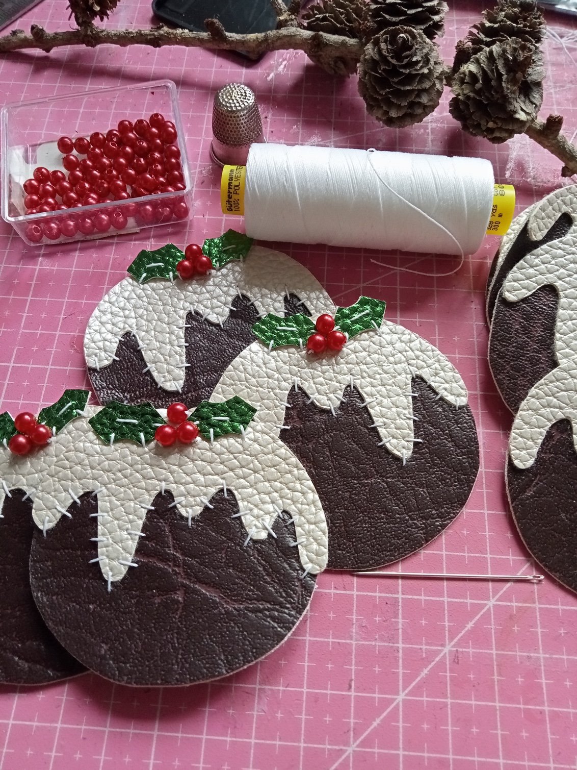 Image of Figgy Pudding Christmas Brooch