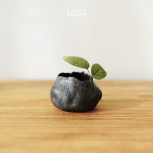 Image of Black small flower container