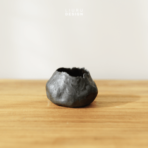 Image of Black small flower container