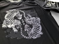Image 5 of 'Fighting Tigers' rashguard.