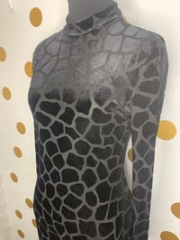 Image 2 of Mesh Printed Top - Size: M/L