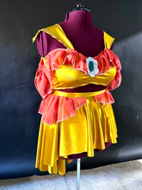Image 2 of Loanna Daisy