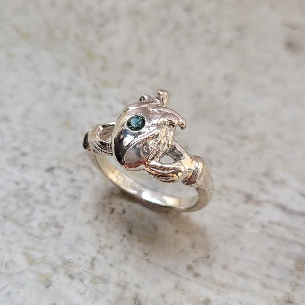 Image of Claddagh ring with Teal sapphire