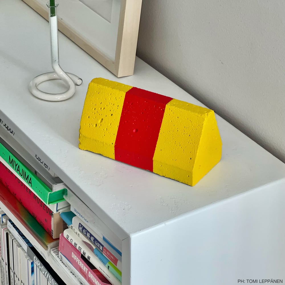 BBok —<br>Concrete Block Bookend