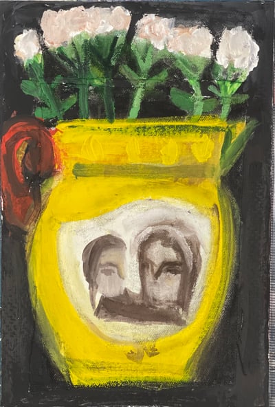 Image of Pisák Krisztina: Sárga váza két fejjel fehér virágokkal