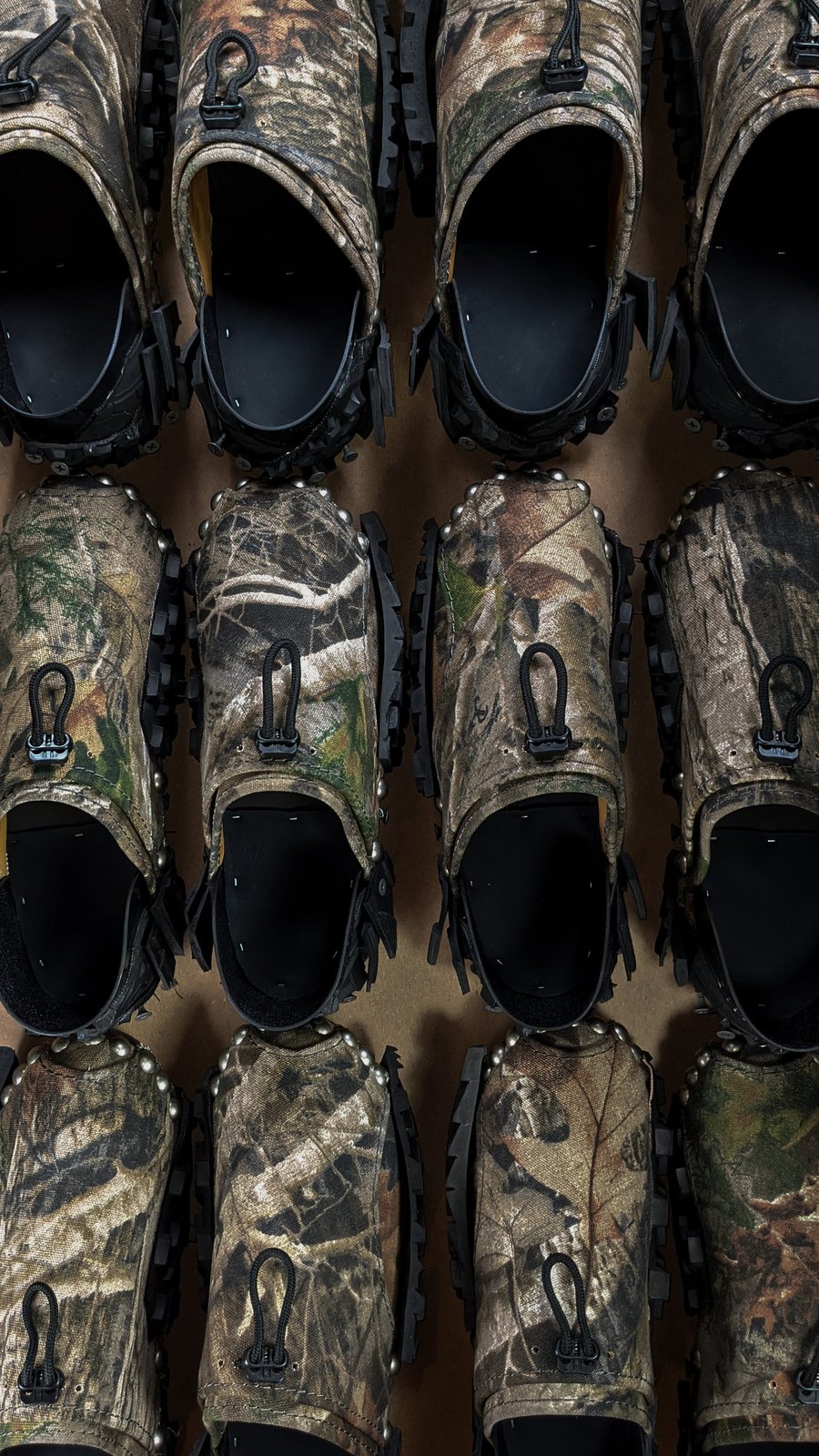 Duck blind hot sale camo crocs