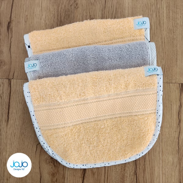 Image of Meal Bibs - Apricot