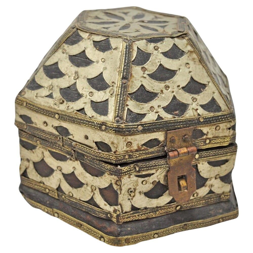 Image of Small and elaborate Hand-Made Antique South Asian Box