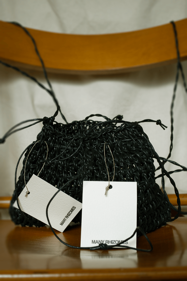 slippery pouch with wooden beads