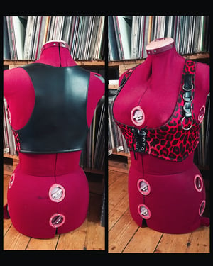 Image of Red leopard vest with rings