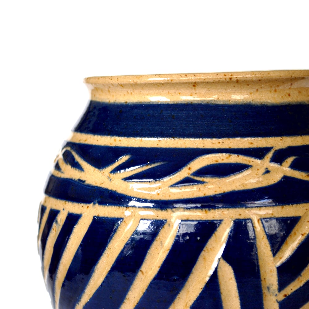 Line Design Vase