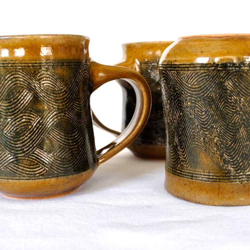 Wavy Mugs
