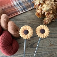 Image 5 of Protège-pointes pour aiguilles à tricoter : fleur orange