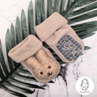 BOOTIE SLIPPER SOCKS: Bunny