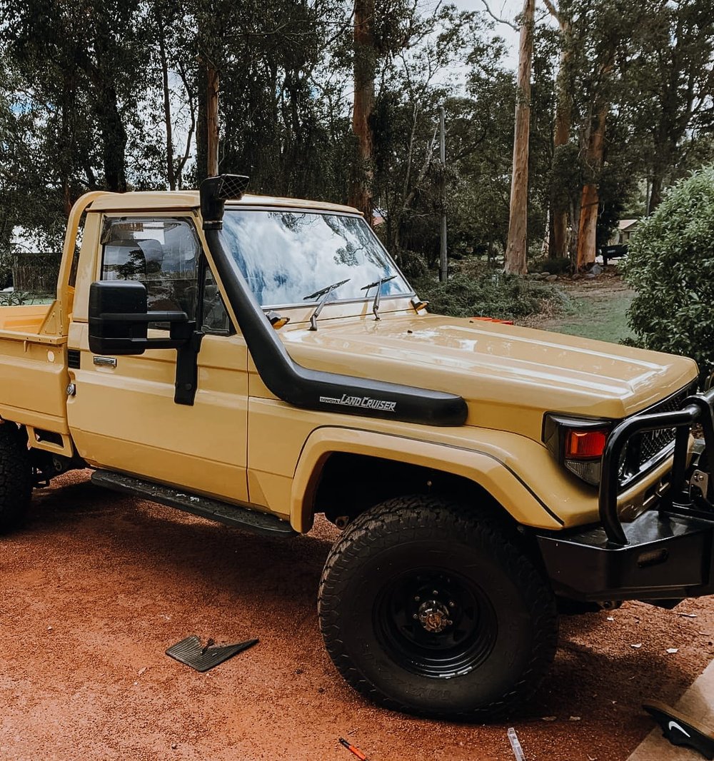 Image of 75/78 Series (Non-V8) Front Flares