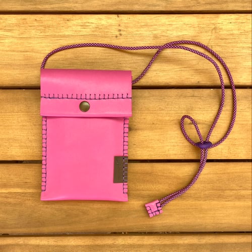 Image of Bolso de cuello rosa