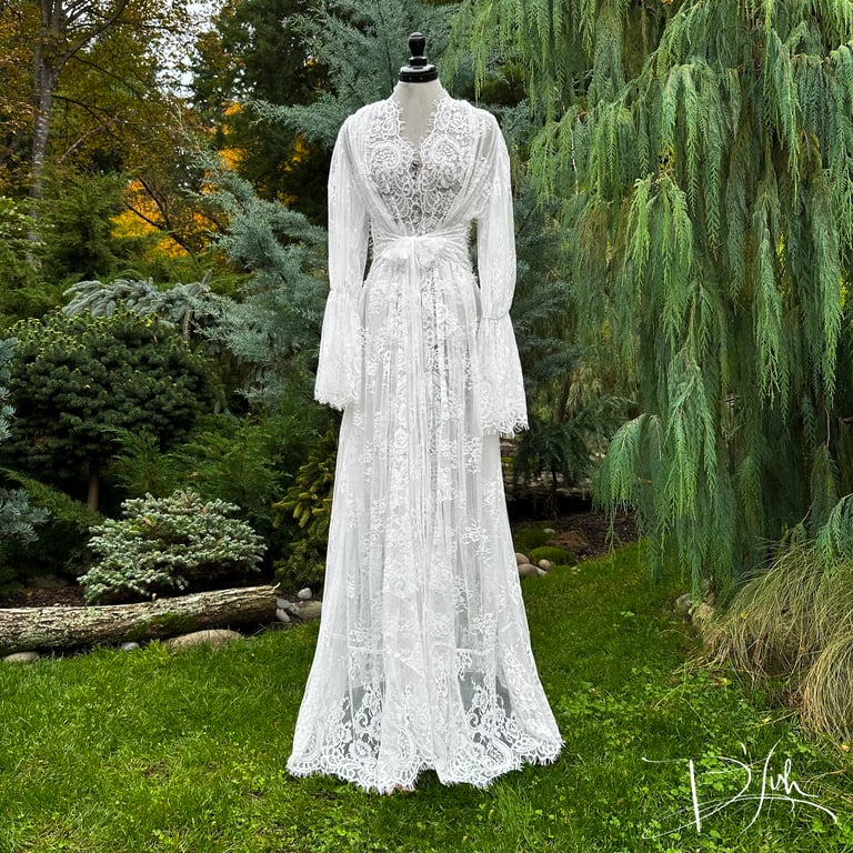 "Valentina" White Lace Dressing Gown