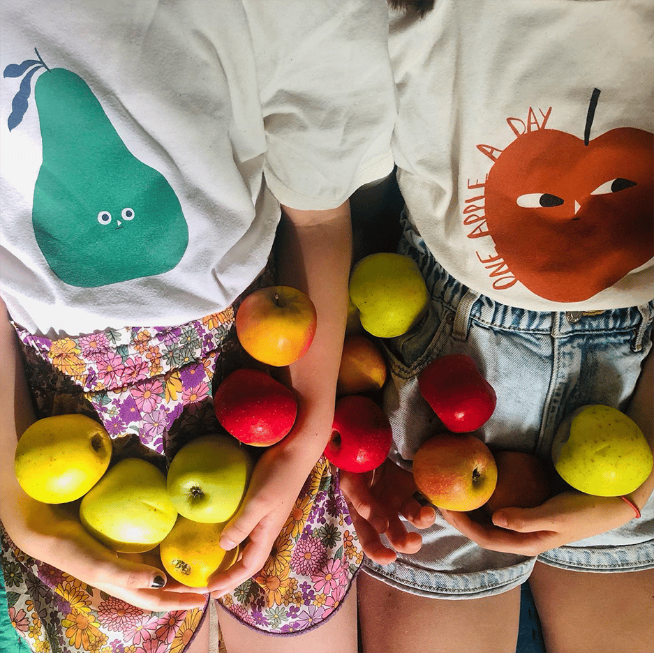 Image of T-SHIRT ENFANT - ONE APPLE A DAY