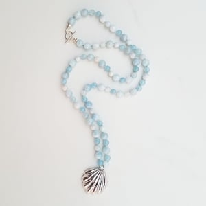 Aquamarine & Silver Vintage Shell Necklace 