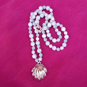 Aquamarine & Silver Vintage Shell Necklace 