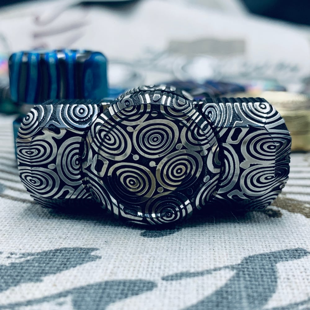 *Preorder of NeBu 2.0 in Full big circle Damasteel
