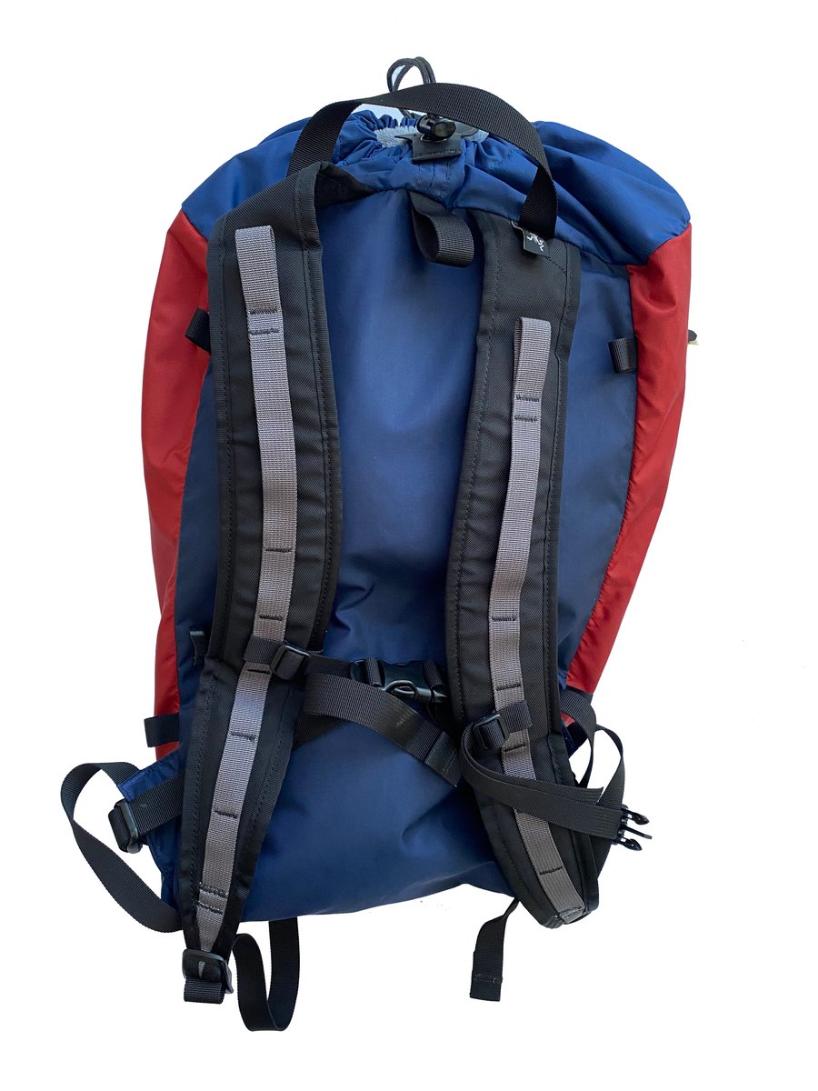 Arc'teryx x BEAMS Cierzo 18 Backpack - Red & Blue | WAY OUT CACHE