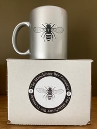 Image 2 of Manchester Worker Bee Mug in Silver 