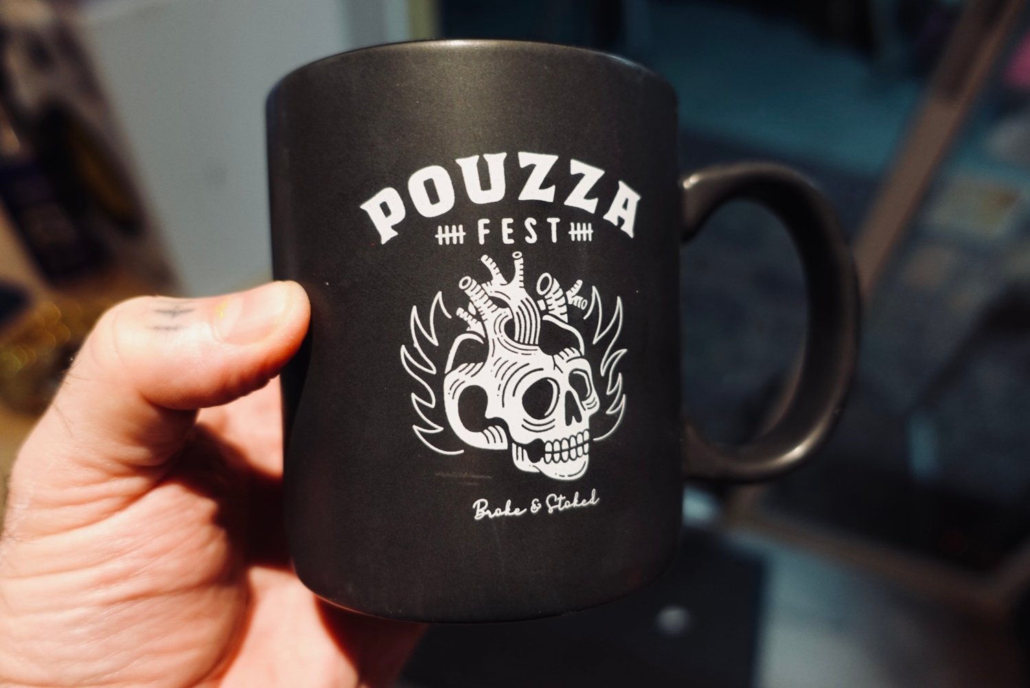 Image of Tasse Pouzza / Pouzza mug.