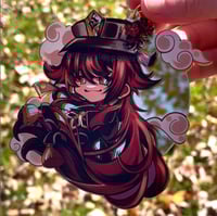 Image 3 of Hu Tao gold mirror keychain