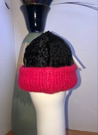 Image 4 of H.O.D. Black Leather & Beaver Fur Crown With Cable Knitted Brim  