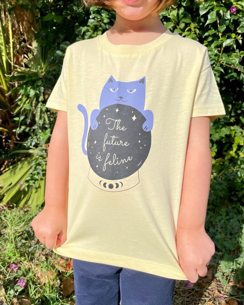 Image of Camiseta infantil "Future is feline" amarilla