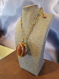 Image 2 of The Brenton chain. (in gold stone) 