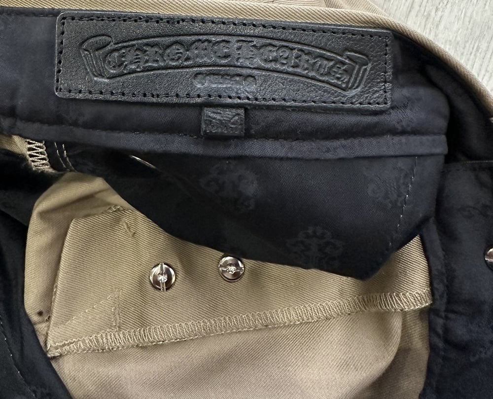 CHROME HEARTS CROSS PATCH CHINO PANT ‘KHAKI’