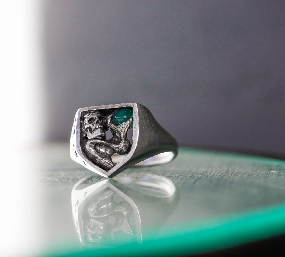 Image of Emerald Skull Ring