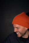 Bonnet orange tricoté en France