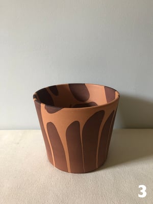 Image of MARBLED Pot - Medium / Brown