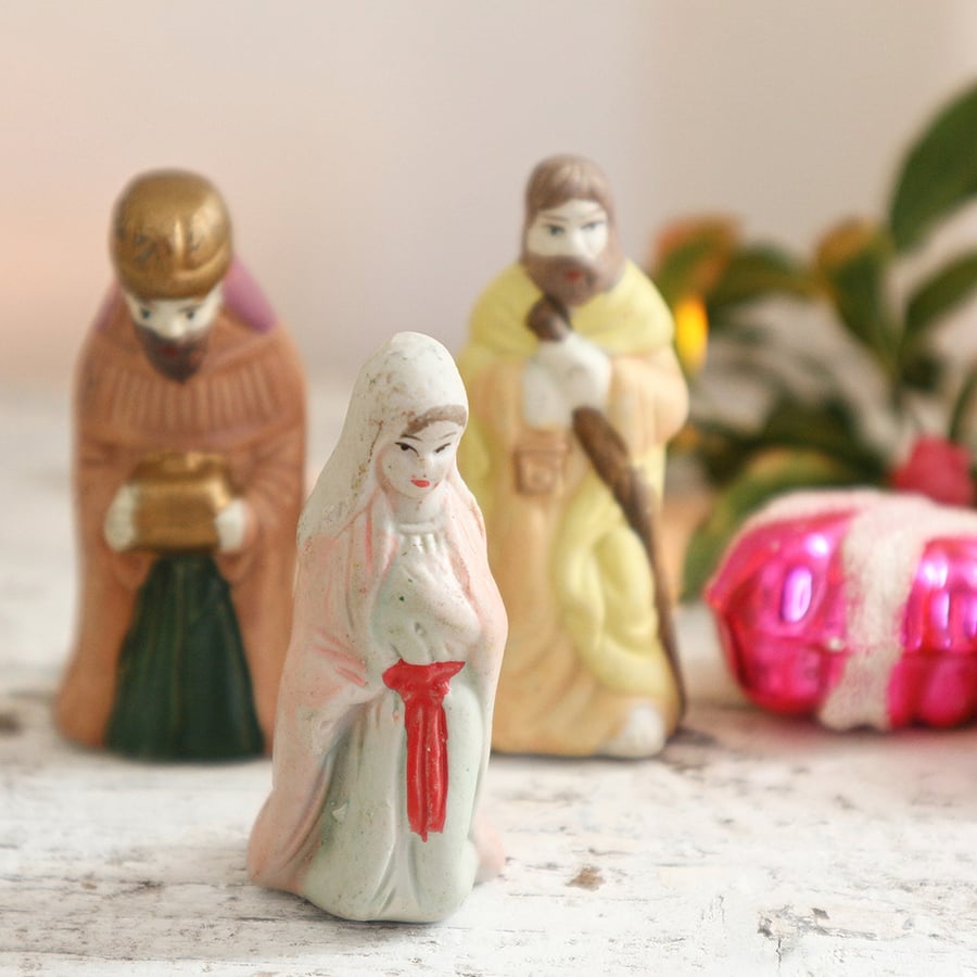 Image of Santons en biscuit de porcelaine