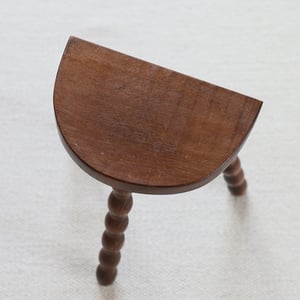 Image of Tabouret tripode 02