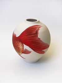 Image 2 of Red white goldfish V, 12.5 cm tall