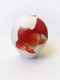 Image 3 of Red white goldfish V, 12.5 cm tall