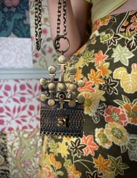 Image 5 of Vintage Bernadette Mini ‘Chrysanthemum’ size 8