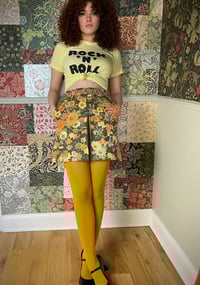 Image 2 of Vintage Bernadette Mini ‘Chrysanthemum’ size 8