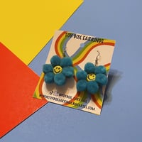 Image 2 of Smiley Daisies (Cool)