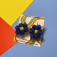 Image 3 of Smiley Daisies (Cool)