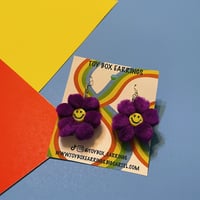 Image 4 of Smiley Daisies (Cool)