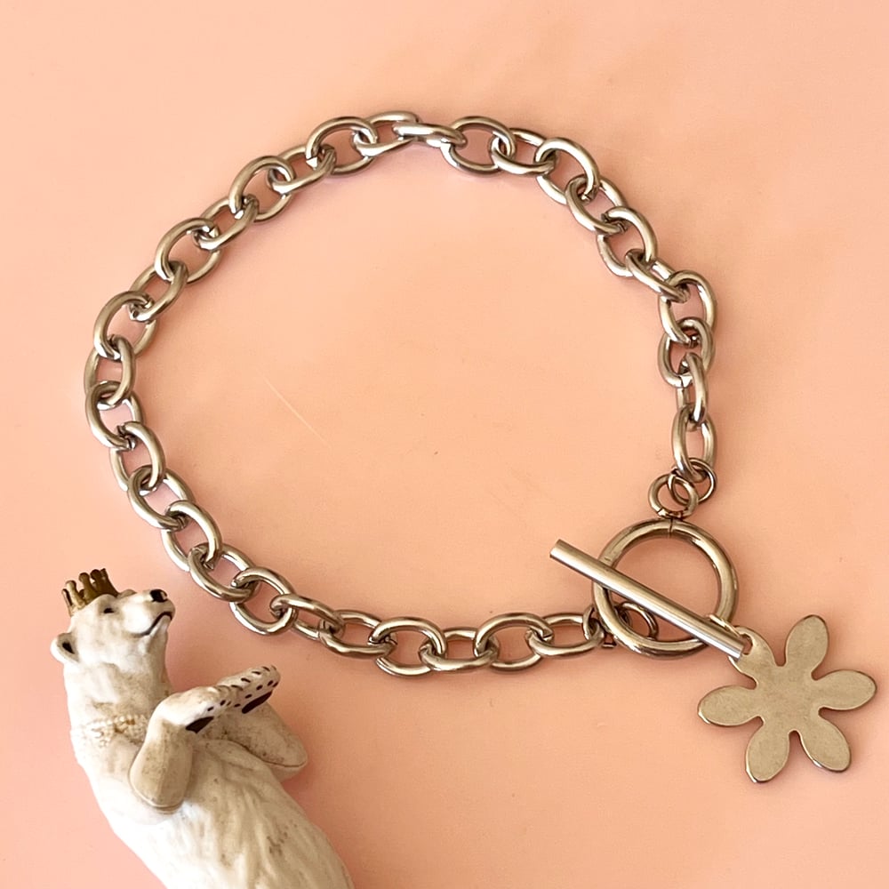 Toggle Bracelet with a Flower charm / Penny Foggo