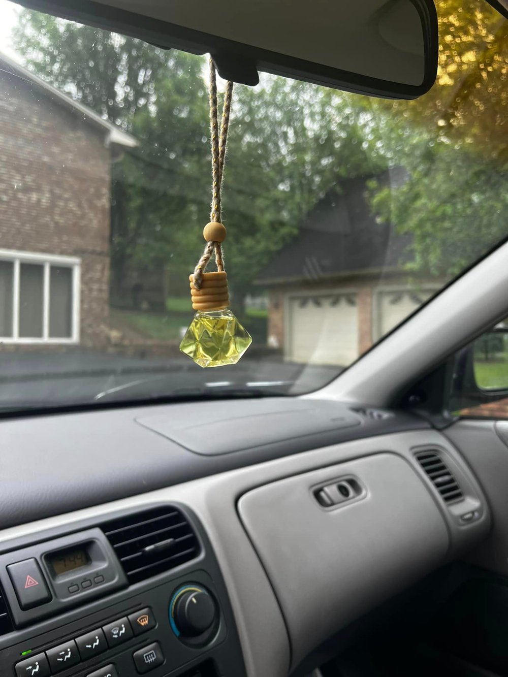 Image of Mahogany Teakwood Car Diffuser 