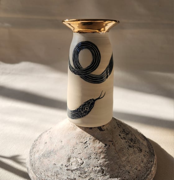 Image of Snake-wrapped bottle 3